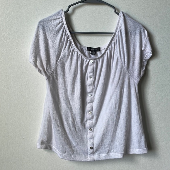 White Button Top - Picture 1 of 1